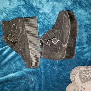 Size 6 platform creepers